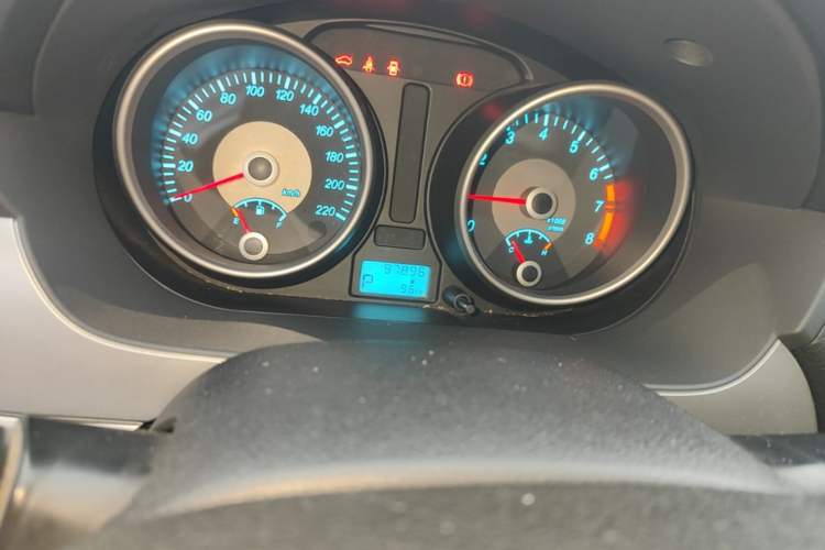Used Buick Excelle 2013 1.5L Automatic Classic Model Odometer Close Up