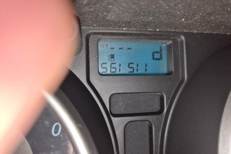 Used Buick Excelle 2013 1.5L Automatic Classic Model Odometer Close Up