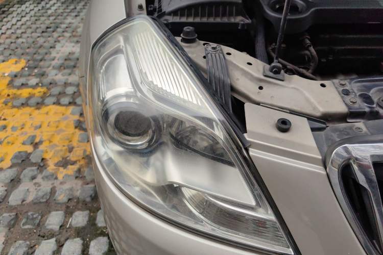 Used Buick Excelle 2013 1.5L Automatic Classic Model Right Front Headlight