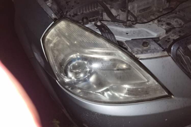 Used Buick Excelle 2013 1.5L Automatic Classic Model Right Front Headlight