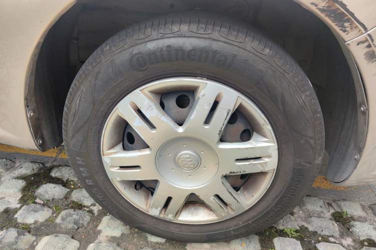 Used Buick Excelle 2013 1.5L Automatic Classic Model Right Front Wheel Hub
