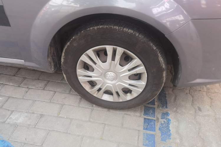 Used Buick Excelle 2013 1.5L Manual Classic Model Right Front Wheel Hub
