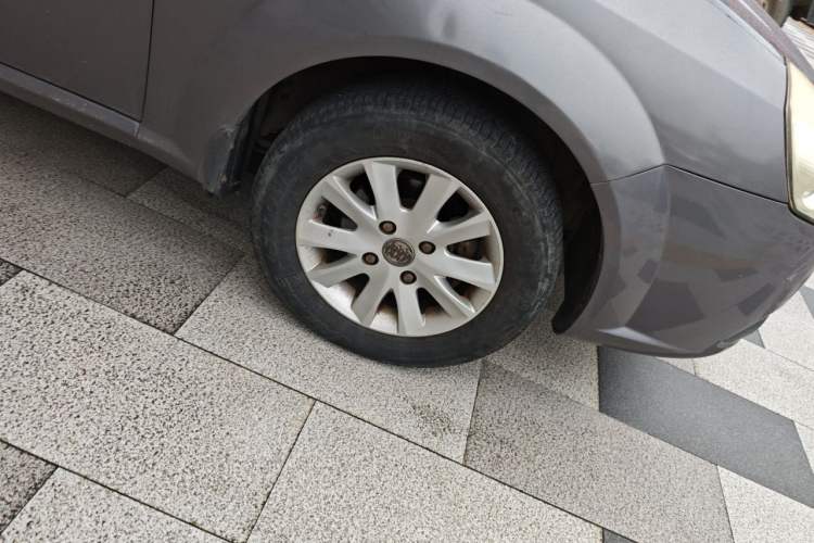 Used Buick Excelle 2013 1.5L Automatic Classic Model Right Front Wheel Hub