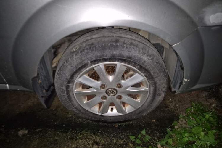 Used Buick Excelle 2013 1.5L Automatic Classic Model Right Front Wheel Hub