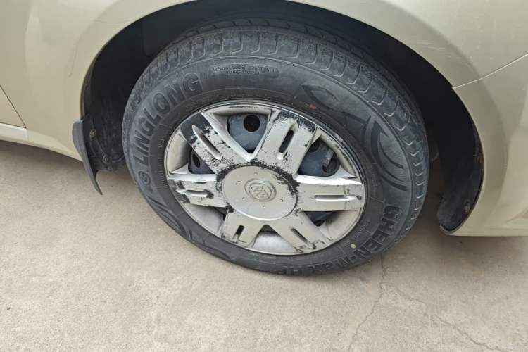 Used Buick Excelle 2013 1.5L Automatic Classic Model Right Front Wheel Hub