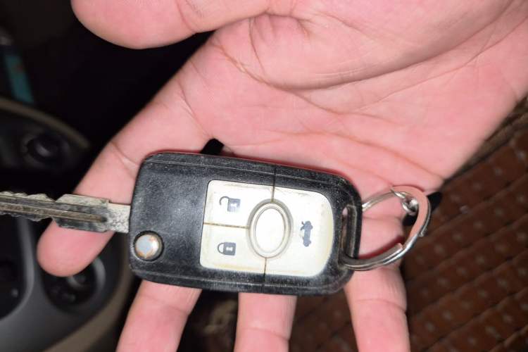 Used Buick Excelle 2013 1.5L Automatic Classic Model Vehicle Key