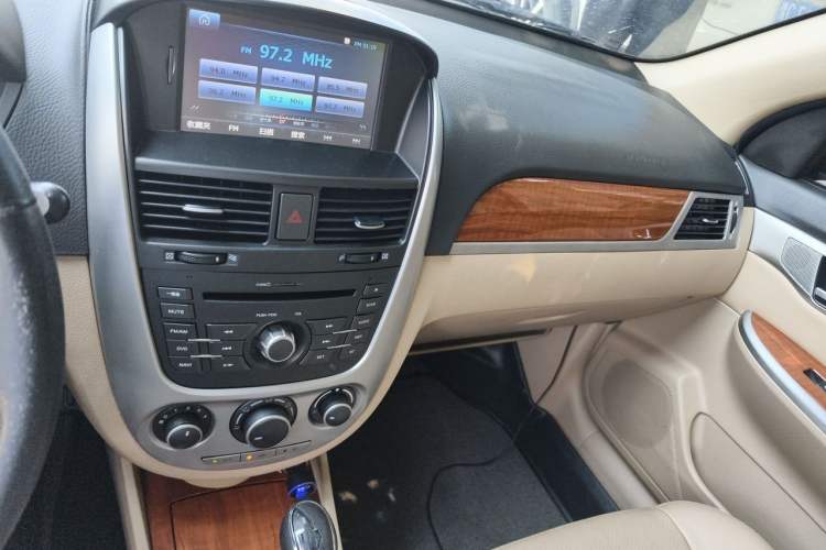 Used Buick Excelle 2013 1.5L Automatic Luxury Model Audio And AC Panel