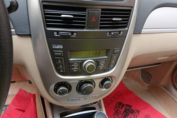 Used Buick Excelle 2013 1.5L Automatic Classic Model Audio And AC Panel