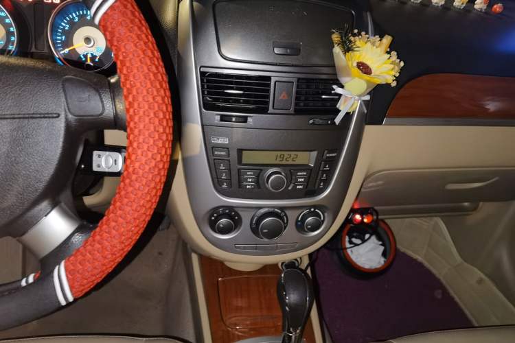 Used Buick Excelle 2013 1.5L Automatic Luxury Model Audio And AC Panel