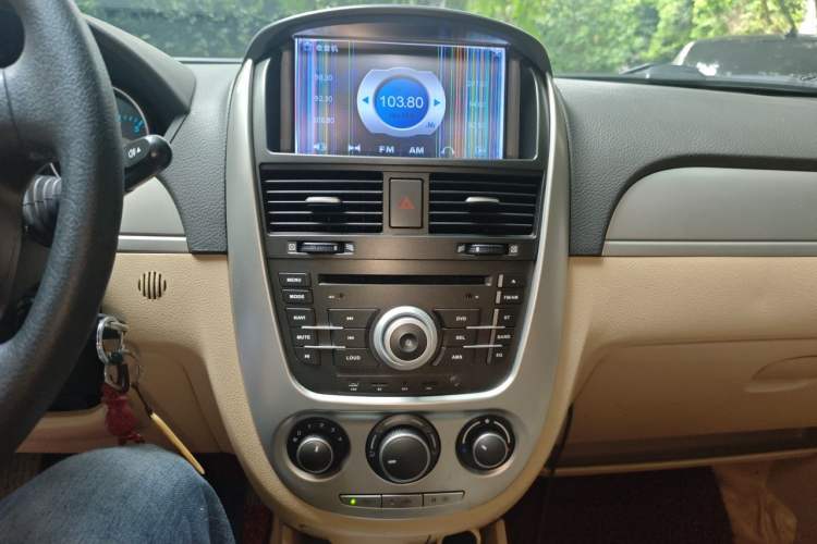 Used Buick Excelle 2013 1.5L Manual Classic Model Audio And AC Panel