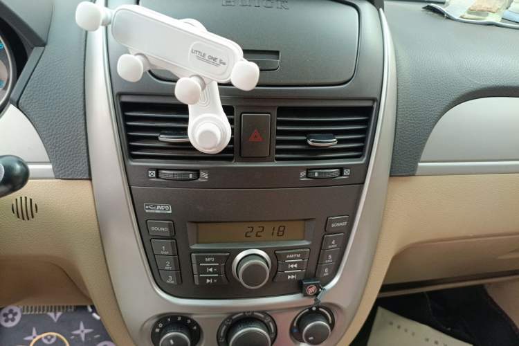 Used Buick Excelle 2013 1.5L Automatic Classic Model Audio And AC Panel