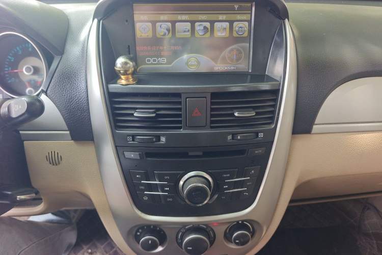 Used Buick Excelle 2013 1.5L Manual Classic Model Audio And AC Panel