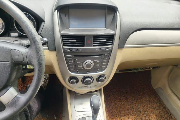 Used Buick Excelle 2013 1.5L Automatic Classic Model Audio And AC Panel