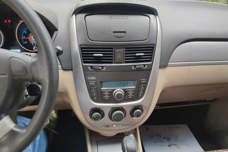 Used Buick Excelle 2013 1.5L Automatic Classic Model Audio And AC Panel