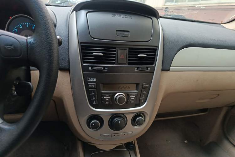 Used Buick Excelle 2013 1.5L Manual Classic Model Audio And AC Panel