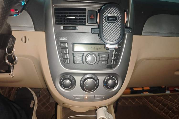 Used Buick Excelle 2013 1.5L Automatic Classic Model Audio And AC Panel