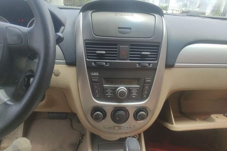 Used Buick Excelle 2013 1.5L Automatic Classic Model Audio And AC Panel