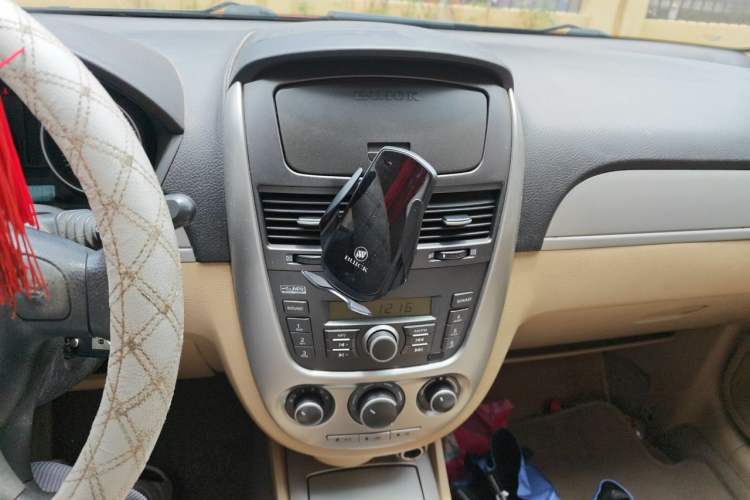 Used Buick Excelle 2013 1.5L Manual Classic Model Audio And AC Panel