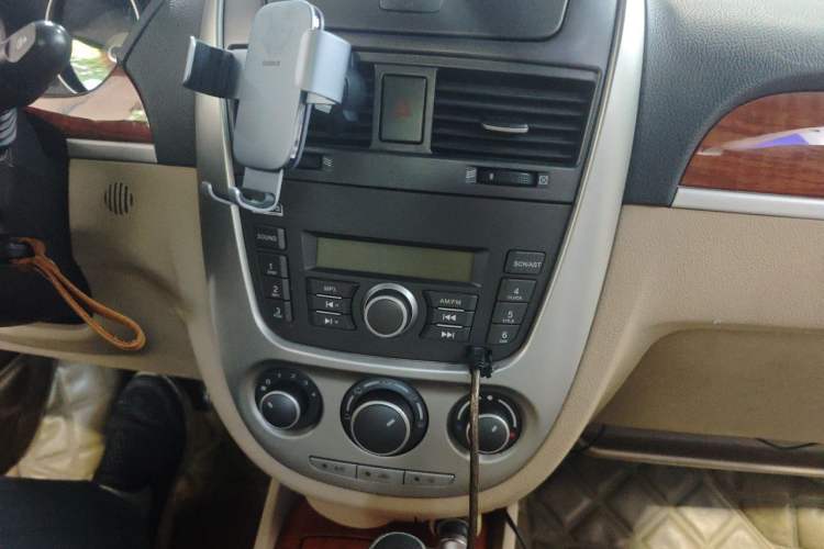 Used Buick Excelle 2013 1.5L Automatic Luxury Model Audio And AC Panel