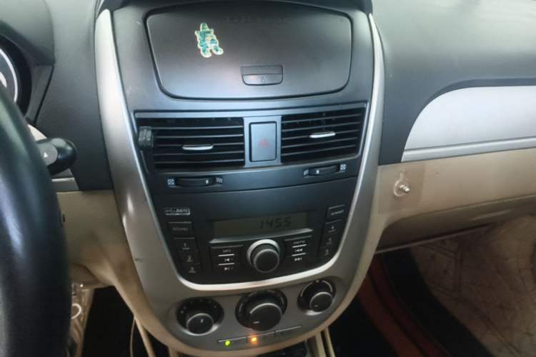 Used Buick Excelle 2013 1.5L Automatic Classic Model Audio And AC Panel