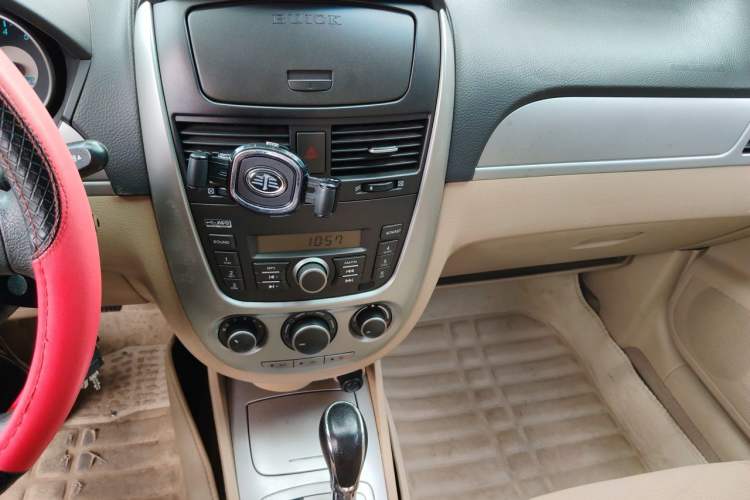Used Buick Excelle 2013 1.5L Automatic Classic Model Audio And AC Panel