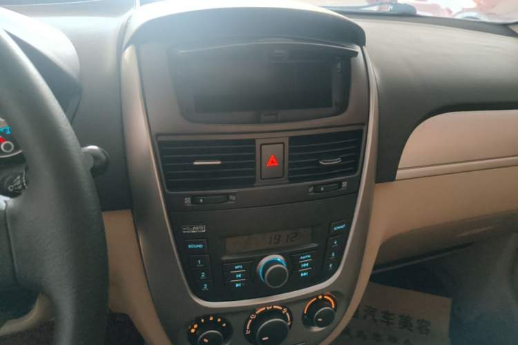 Used Buick Excelle 2013 1.5L Automatic Classic Model Audio And AC Panel