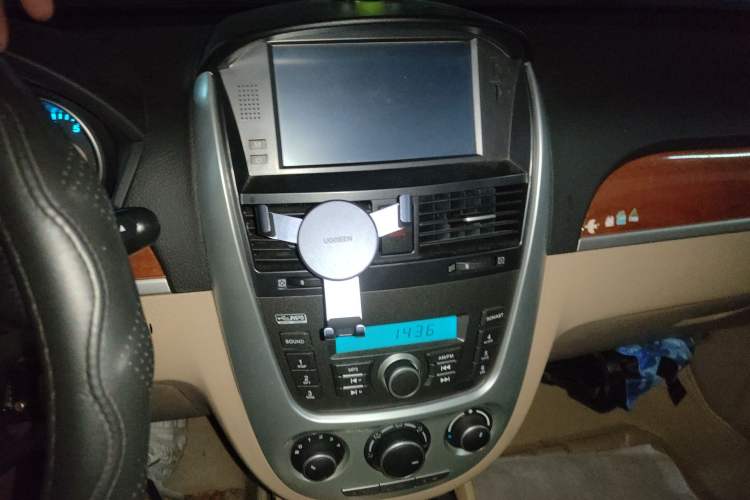 Used Buick Excelle 2013 1.5L Automatic Luxury Model Audio And AC Panel