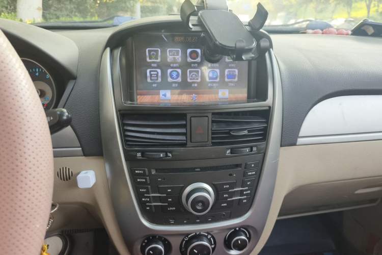 Used Buick Excelle 2013 1.5L Automatic Classic Model Audio And AC Panel