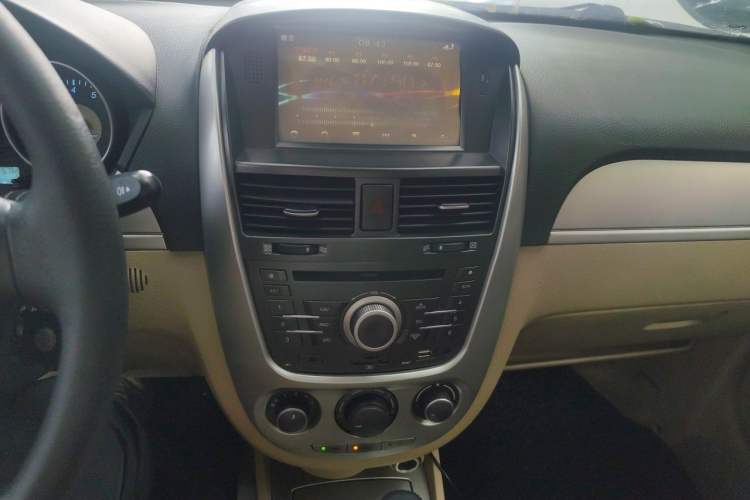 Used Buick Excelle 2013 1.5L Automatic Classic Model Audio And AC Panel