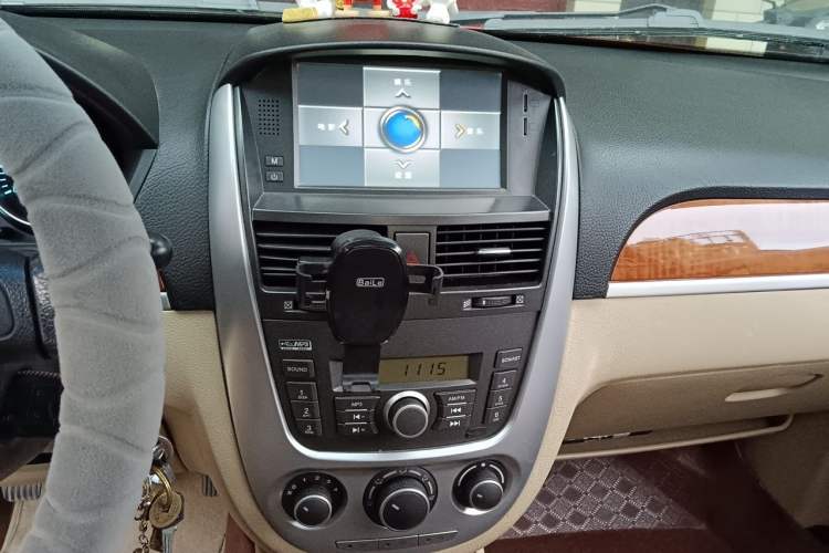 Used Buick Excelle 2013 1.5L Manual Luxury Model Audio And AC Panel