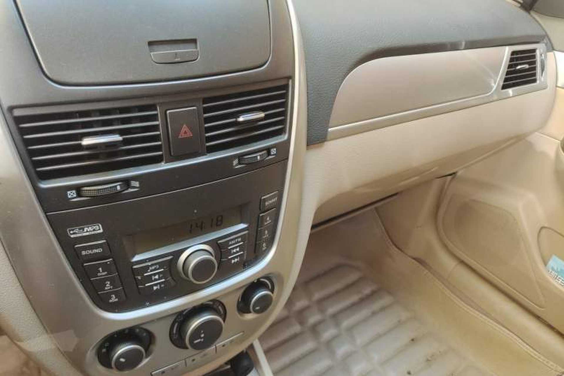 Used Buick Excelle 2013 1.5L Automatic Classic Model Audio And AC Panel