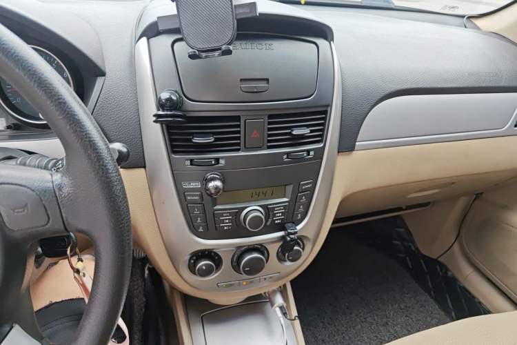Used Buick Excelle 2013 1.5L Manual Classic Model Audio And AC Panel