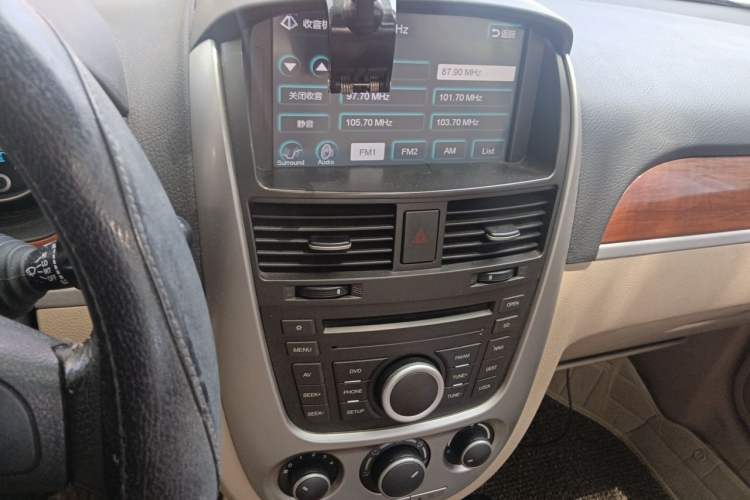 Used Buick Excelle 2013 1.5L Manual Luxury Model Audio And AC Panel