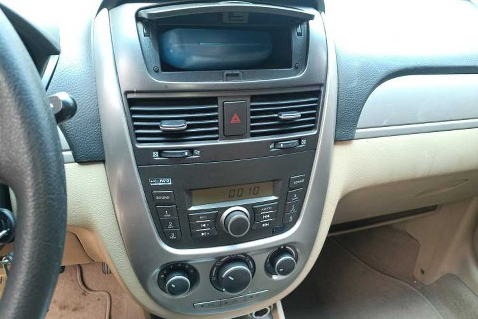 Used Buick Excelle 2013 1.5L Manual Classic Model Audio And AC Panel
