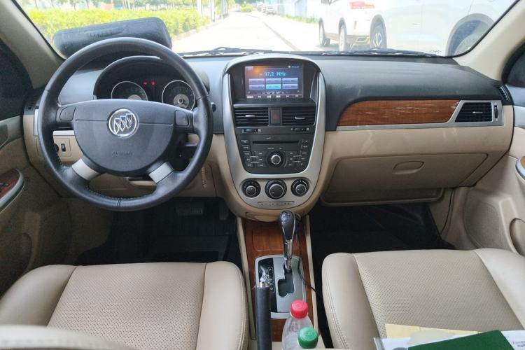 Used Buick Excelle 2013 1.5L Automatic Luxury Model Center Console