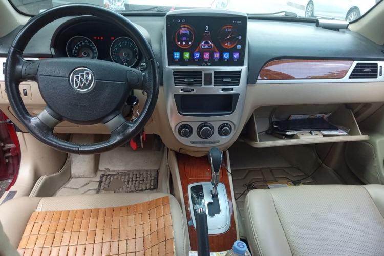 Used Buick Excelle 2013 1.5L Automatic Luxury Model Center Console
