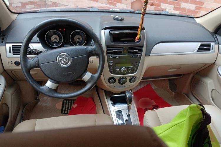 Used Buick Excelle 2013 1.5L Automatic Classic Model Center Console