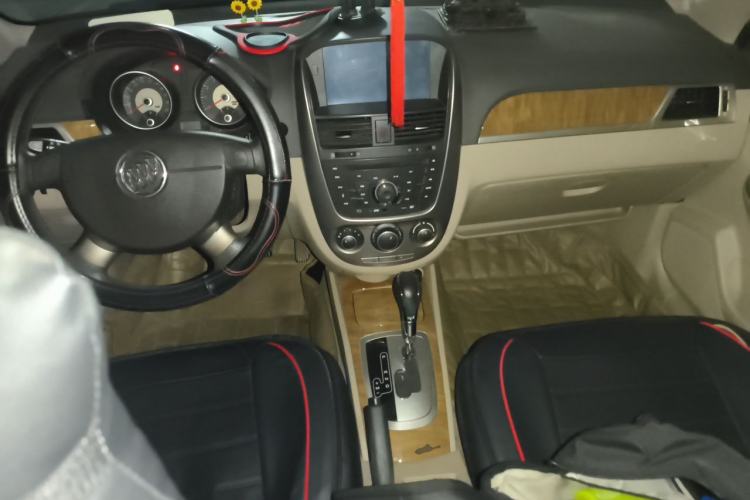 Used Buick Excelle 2013 1.5L Automatic Classic Model Center Console
