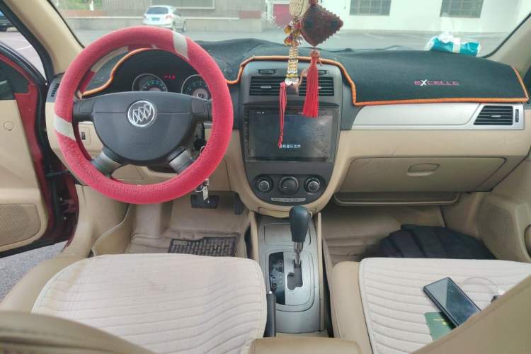 Used Buick Excelle 2013 1.5L Automatic Classic Model Center Console