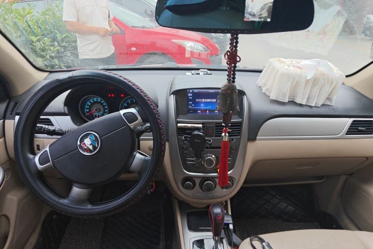 Used Buick Excelle 2013 1.5L Automatic Classic Model Center Console
