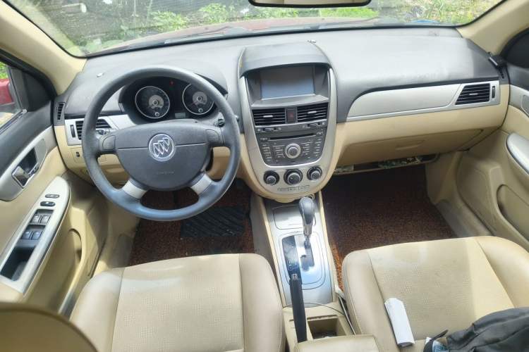 Used Buick Excelle 2013 1.5L Automatic Classic Model Center Console