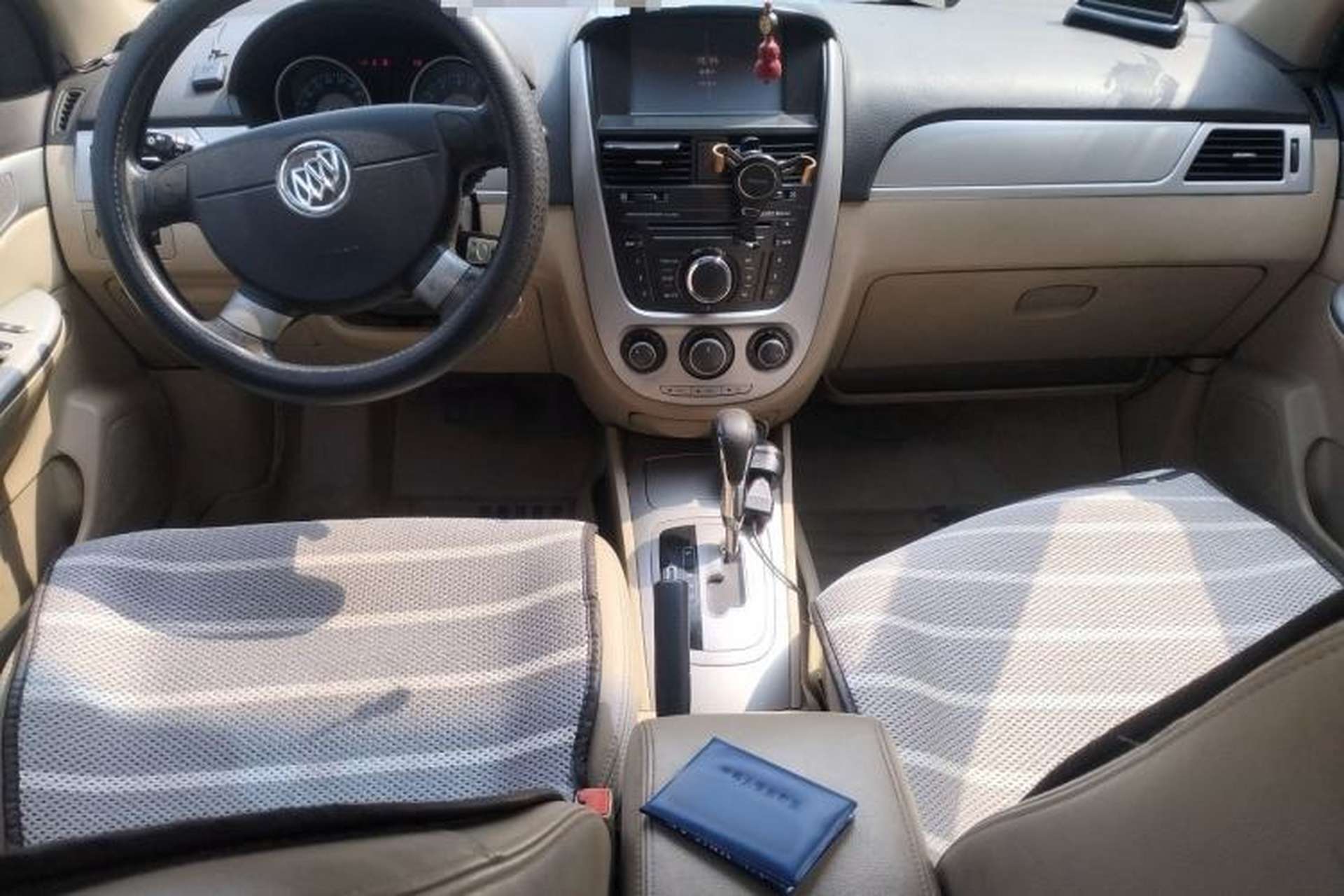 Used Buick Excelle 2013 1.5L Automatic Classic Model Center Console