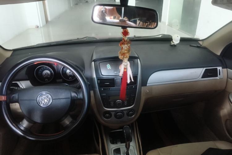 Used Buick Excelle 2013 1.5L Automatic Classic Model Center Console