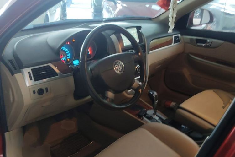Used Buick Excelle 2013 1.5L Automatic Luxury Model Center Console