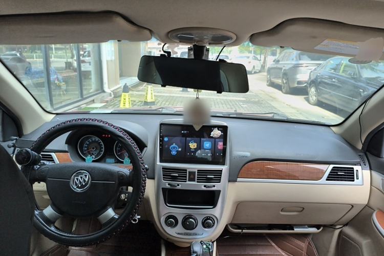 Used Buick Excelle 2013 1.5L Automatic Luxury Model Center Console