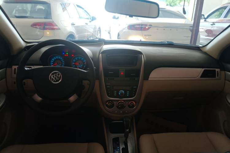 Used Buick Excelle 2013 1.5L Automatic Classic Model Center Console