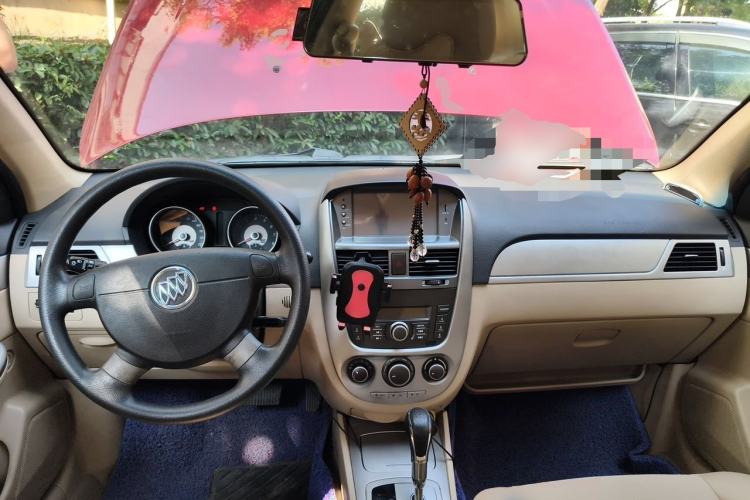Used Buick Excelle 2013 1.5L Automatic Classic Model Center Console