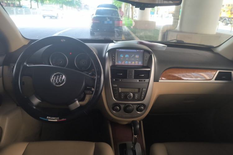 Used Buick Excelle 2013 1.5L Automatic Luxury Model Center Console