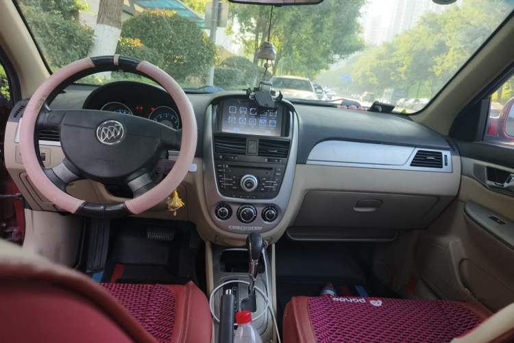 Used Buick Excelle 2013 1.5L Automatic Classic Model Center Console
