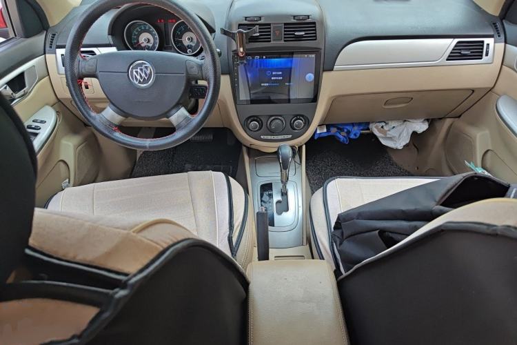 Used Buick Excelle 2013 1.5L Automatic Classic Model Center Console